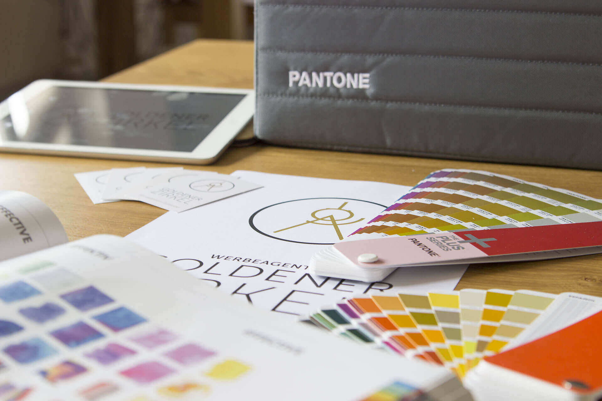 Selbe Farbe auf verschiedenen Medien